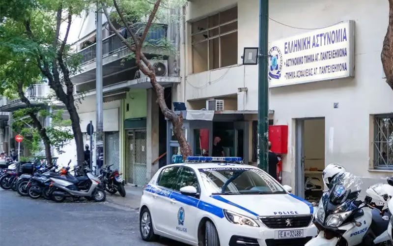 Αιγύπτιος με χατζάρα απειλούσε να σφάξει αστυνομικούς στον Άγιο Παντελεήμονα, τα ακούτε κύριε Μητσοτάκη;
