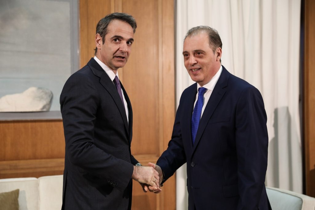Η ψήφος του Βελόπουλου: Πιστός υπάλληλος του Μαξίμου
