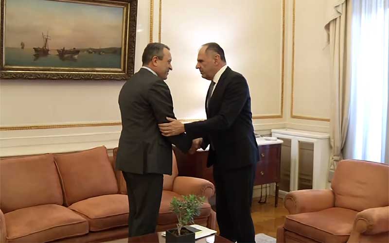 Ενημέρωση του Προέδρου της Κ.Ο. ΣΠΑΡΤΙΑΤΕΣ Βασίλη Στίγκα από τον Υπ. Εξωτερικών, Γιώργο Γεραπετρίτη
